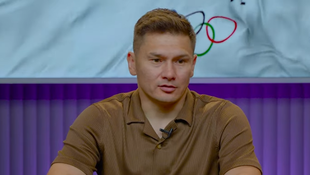 Мұхит Амантаев таныстарын тықпалайтын "аға-көкелер" боксты құрдымға кетіргенін айтты