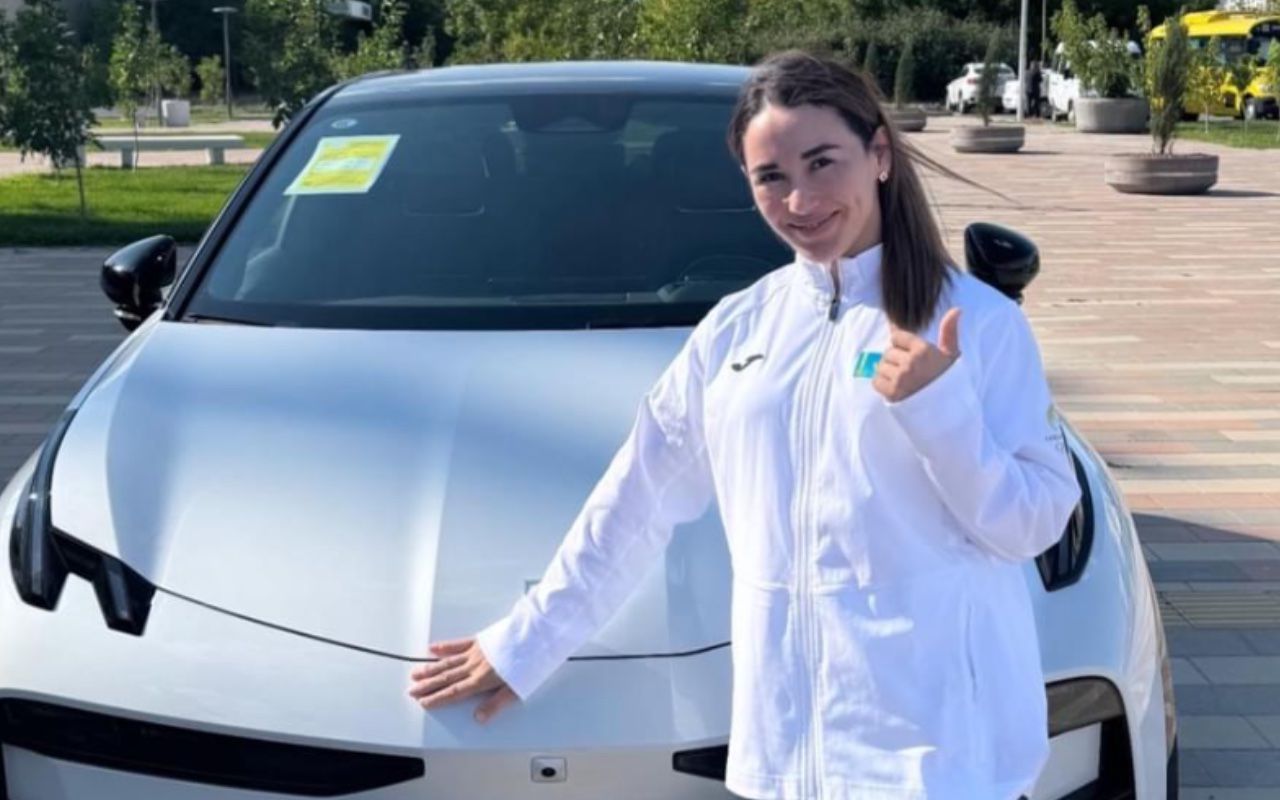 Атырауда дзюдошы Әбиба Әбужақынова Zeekr автокөлігін сыйлады