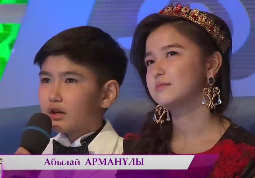 "Қара бала деген н**р ма?": Желіде Қарақат Әбілдинаның марқұм Абылай Дүйсенге қойған сұрағы талқылануда