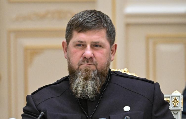 "Украинадан ештеңе қалмасын": Рамзан Қадыров Путинді «нағыз соғыстың» не екенін көрсетуге шақырды