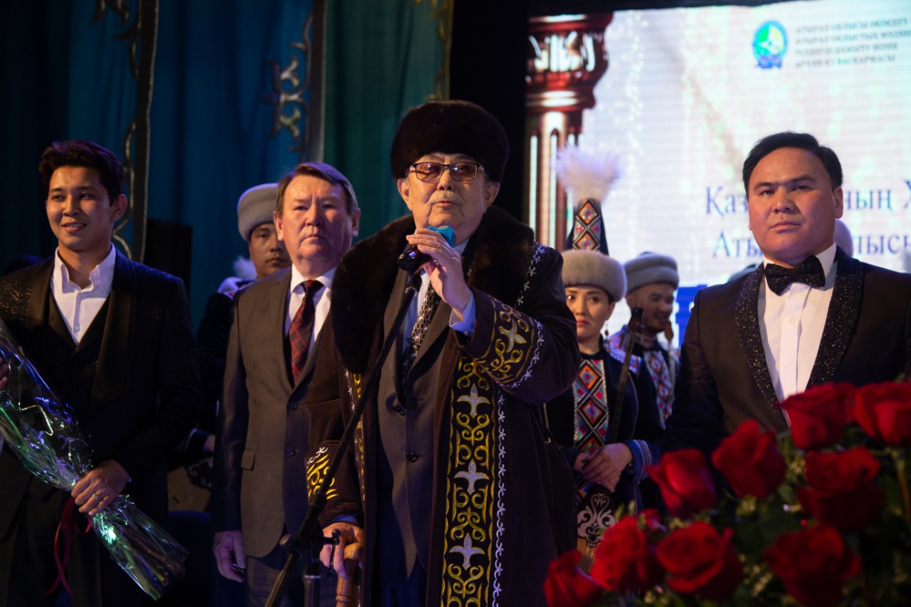 "Алматыдан қаралы хабар келді": Танымал әнші өмірден өтті (ВИДЕО)