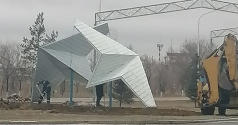 Ақтөбеде 27,7 миллион теңгелік қағаз ұшақтар орнатылды