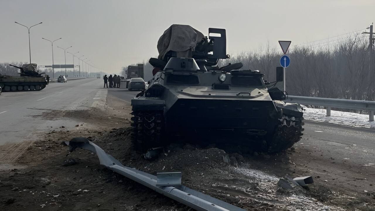 Алматы-Өскемен тас жолында ЖКО тудырған әскери техника тралдан құлады