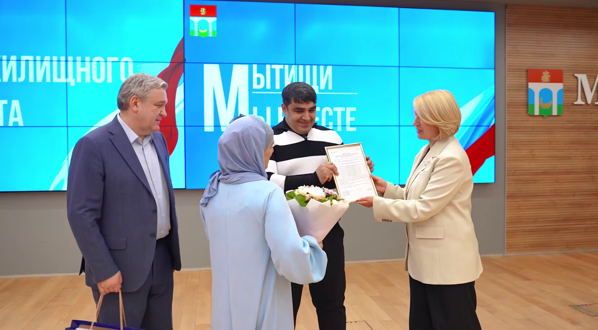 "Ксенофобия мен депортация": Ресейде тәжік отбасына үй беру жанжалы өршіп тұр