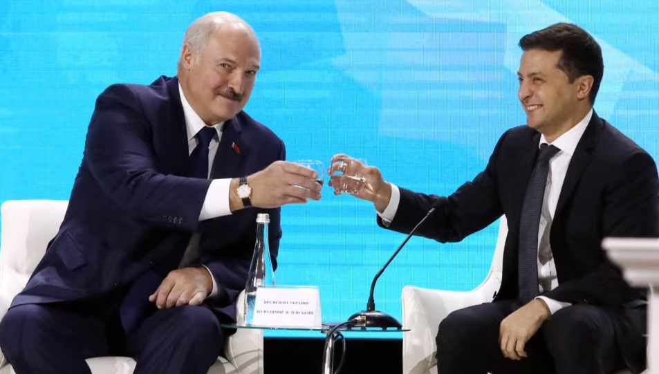 «Володя, бұл мен емес»: Лукашенко Зеленскийден соғыс үшін кешірім сұрады ма?