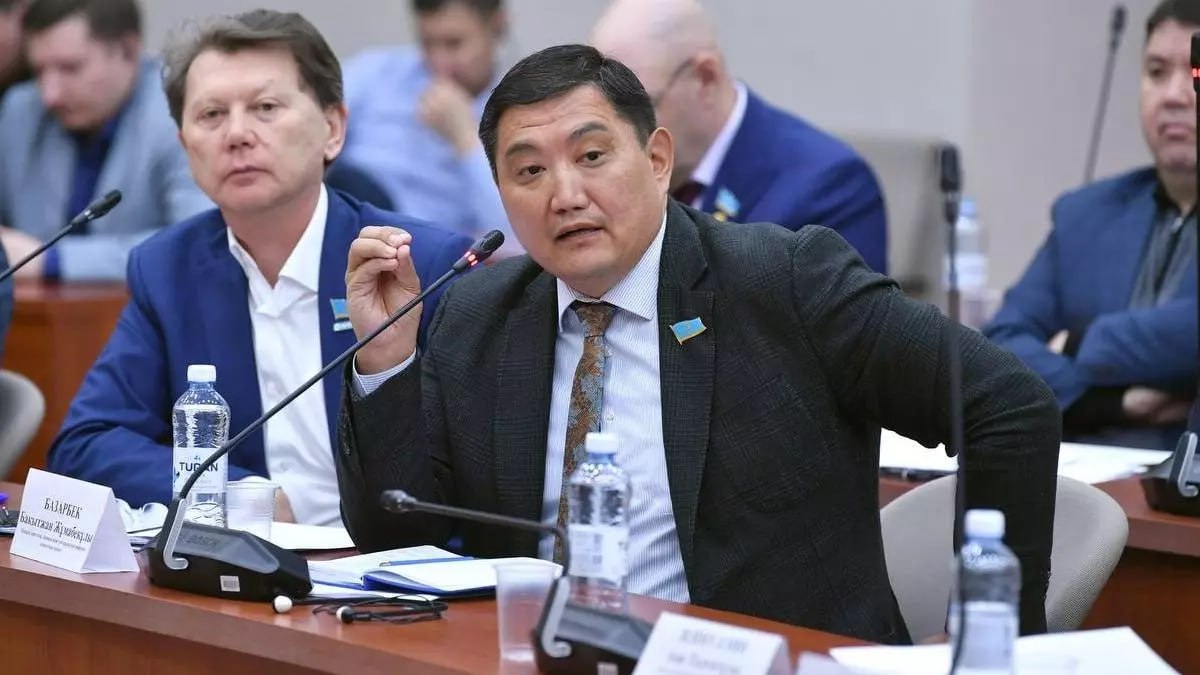"Сұмдық!": депутат "қағаз жүзінде" отырғызылған миллиондаған ағашты таппады