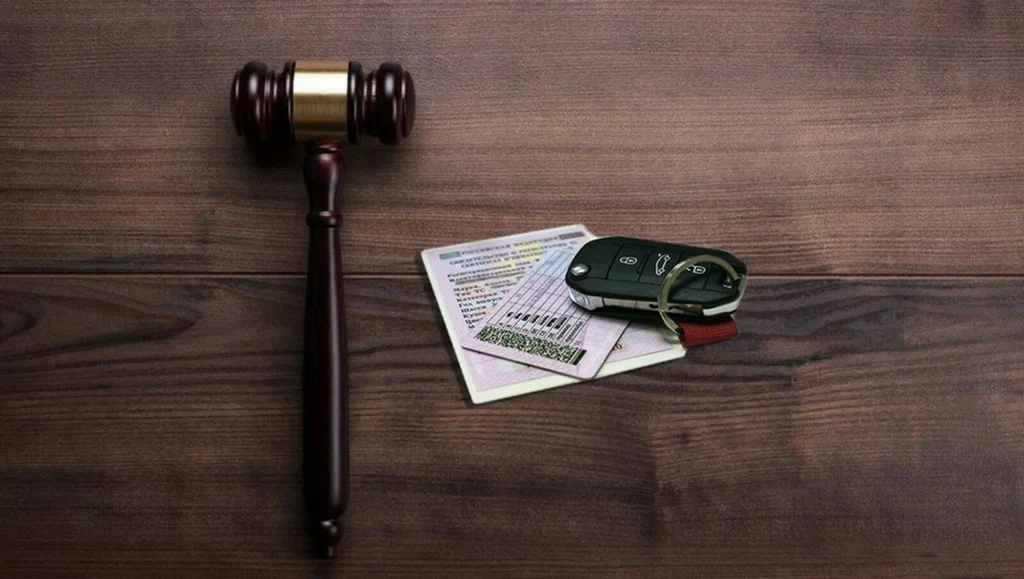 Сенатта арақ-шарап ішіп рөлге отырған жүргізушілердің жазасын жеңілдету мәселесі талқыланып жатыр