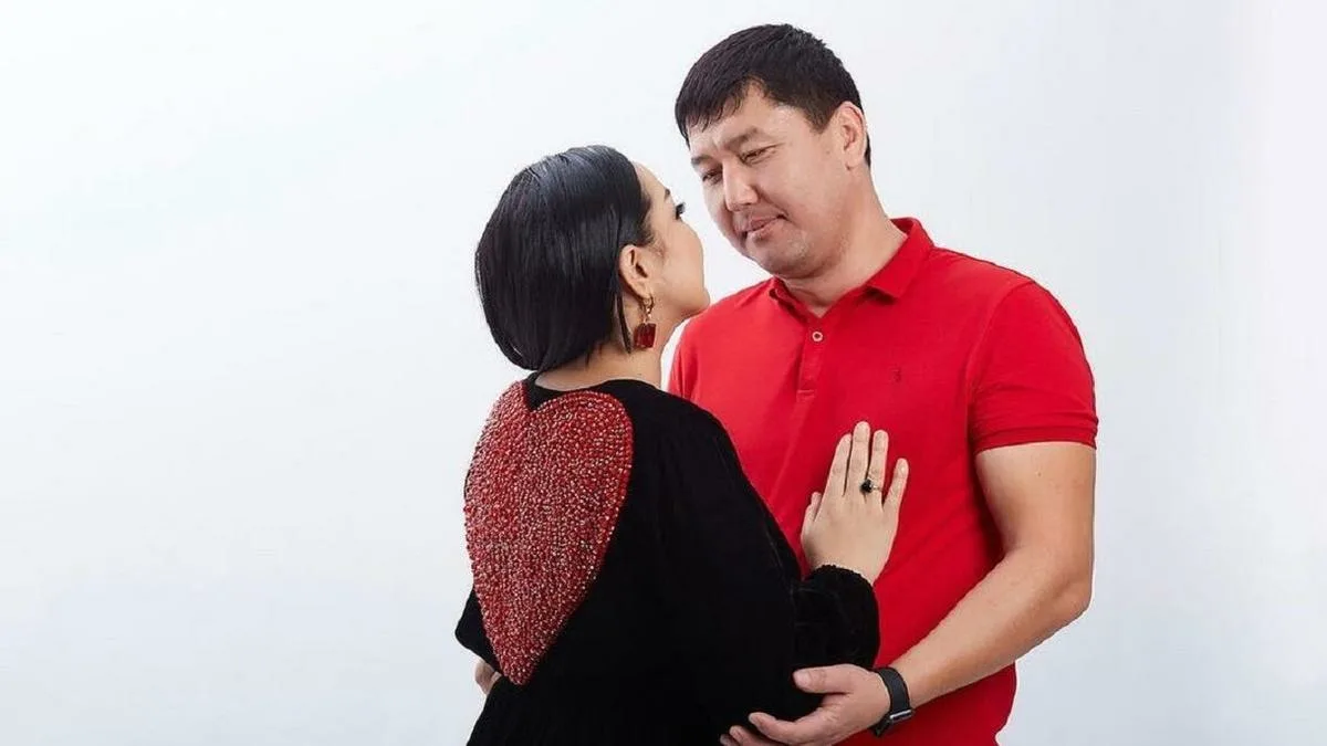 "Кешелі бері ұзақ ойландым": Алтынай Жорабаева ақыры күйеуінен алған сыйды көрсетті